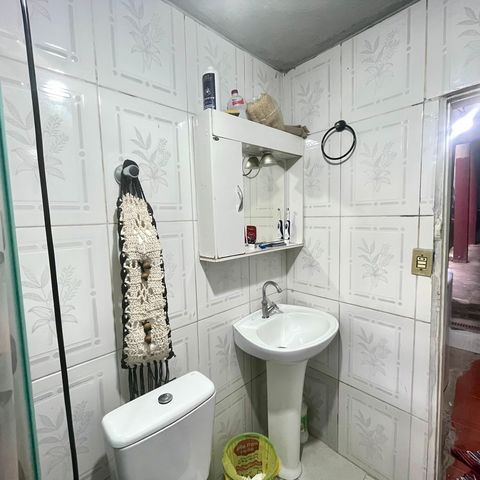 Casa à venda com 200m², 5 quartos e 2 vagas Casa à venda com 200m², 5 quartos e 2 vagasBanheiro 1