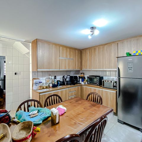 Casa à venda com 148m², 3 quartos e 2 vagas Casa à venda com 148m², 3 quartos e 2 vagasCozinha