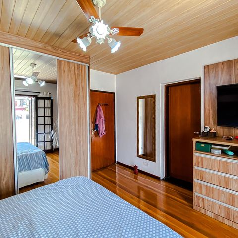 Casa à venda com 148m², 3 quartos e 2 vagas Casa à venda com 148m², 3 quartos e 2 vagasQuarto 1 - Suíte