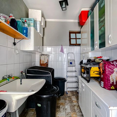 Casa à venda com 148m², 3 quartos e 2 vagas Casa à venda com 148m², 3 quartos e 2 vagasÁrea de Serviço