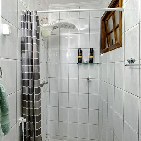 Casa à venda com 148m², 3 quartos e 2 vagas Casa à venda com 148m², 3 quartos e 2 vagasBanheiro de serviço
