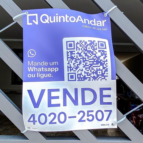 Casa à venda com 148m², 3 quartos e 2 vagas Casa à venda com 148m², 3 quartos e 2 vagasPlaquinha
