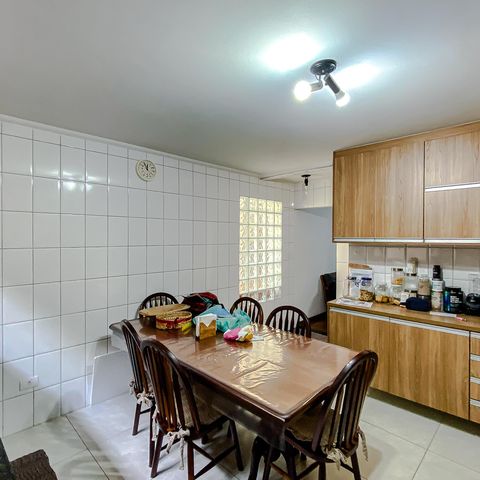Casa à venda com 148m², 3 quartos e 2 vagas Casa à venda com 148m², 3 quartos e 2 vagasCozinha