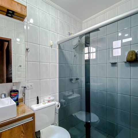 Casa à venda com 148m², 3 quartos e 2 vagas Casa à venda com 148m², 3 quartos e 2 vagasBanheiro