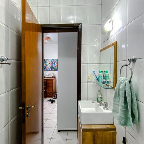 Casa à venda com 148m², 3 quartos e 2 vagas Casa à venda com 148m², 3 quartos e 2 vagasBanheiro de serviço