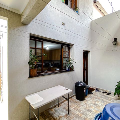 Casa à venda com 148m², 3 quartos e 2 vagas Casa à venda com 148m², 3 quartos e 2 vagasÁrea externa