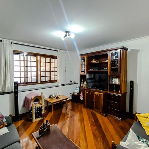 Casa à venda com 148m², 3 quartos e 2 vagas Casa à venda com 148m², 3 quartos e 2 vagasSala