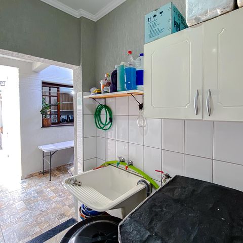 Casa à venda com 148m², 3 quartos e 2 vagas Casa à venda com 148m², 3 quartos e 2 vagasÁrea de Serviço