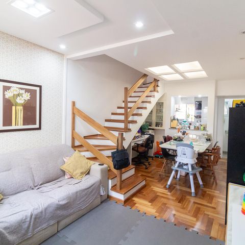 Casa de condomínio à venda com 90m², 2 quartos e 2 vagas Casa de condomínio à venda com 90m², 2 quartos e 2 vagasSala