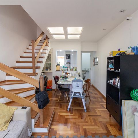 Casa de condomínio à venda com 90m², 2 quartos e 2 vagas Casa de condomínio à venda com 90m², 2 quartos e 2 vagasSala