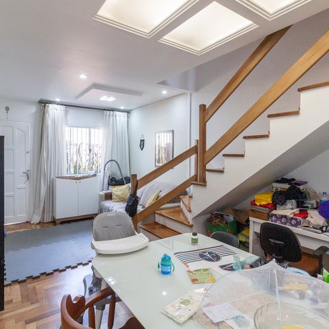 Casa de condomínio à venda com 90m², 2 quartos e 2 vagas Casa de condomínio à venda com 90m², 2 quartos e 2 vagasSala