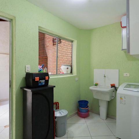 Casa à venda com 125m², 3 quartos e 2 vagas Casa à venda com 125m², 3 quartos e 2 vagasÁrea de serviço