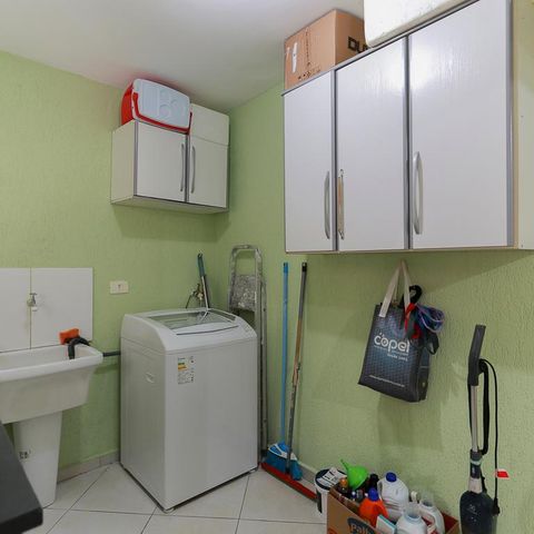 Casa à venda com 125m², 3 quartos e 2 vagas Casa à venda com 125m², 3 quartos e 2 vagasÁrea de serviço