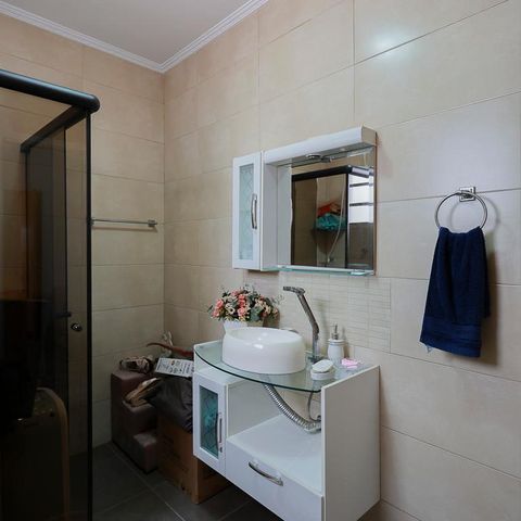 Casa à venda com 125m², 3 quartos e 2 vagas Casa à venda com 125m², 3 quartos e 2 vagasBanheiro da suíte