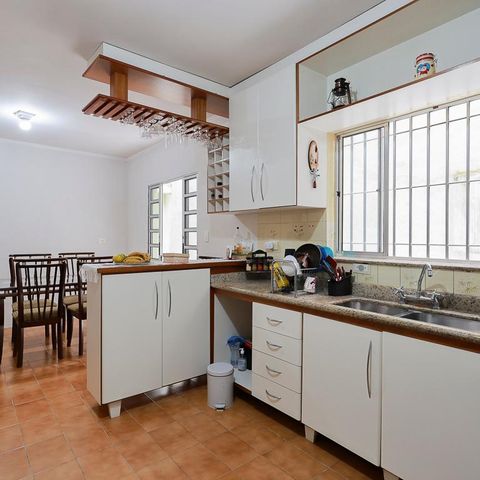 Casa à venda com 125m², 3 quartos e 2 vagas Casa à venda com 125m², 3 quartos e 2 vagasCopa e cozinha