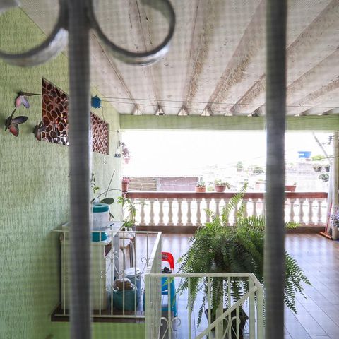 Casa à venda com 125m², 3 quartos e 2 vagas Casa à venda com 125m², 3 quartos e 2 vagasVista da sala