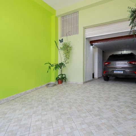 Casa à venda com 125m², 3 quartos e 2 vagas Casa à venda com 125m², 3 quartos e 2 vagasGaragem