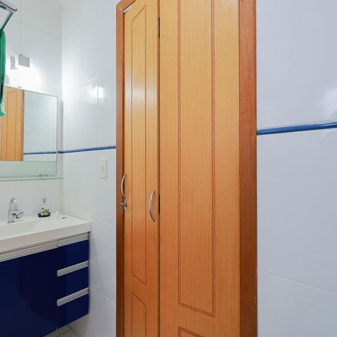 Casa à venda com 125m², 3 quartos e 2 vagas Casa à venda com 125m², 3 quartos e 2 vagasBanheiro social