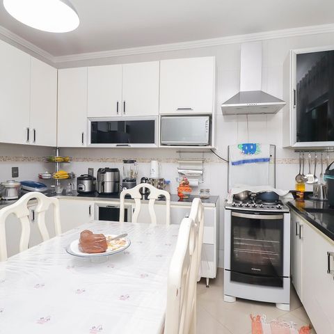 Casa à venda com 86m², 2 quartos e 2 vagasCozinha