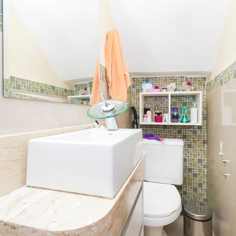 Casa à venda com 86m², 2 quartos e 2 vagasLavabo