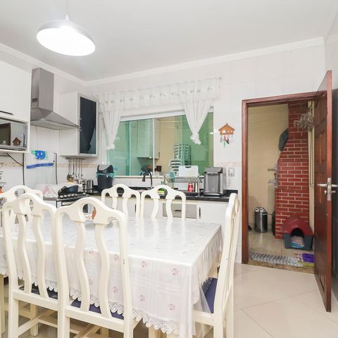 Casa à venda com 86m², 2 quartos e 2 vagasCozinha