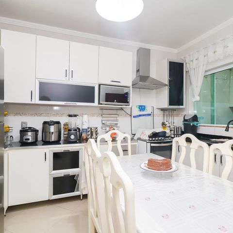 Casa à venda com 86m², 2 quartos e 2 vagasCozinha