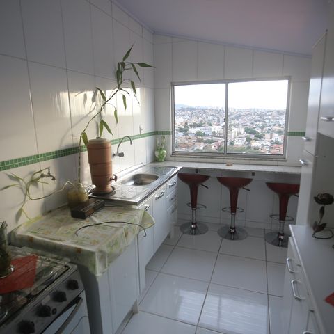 Casa à venda com 180m², 4 quartos e 1 vagaCozinha segundo andar