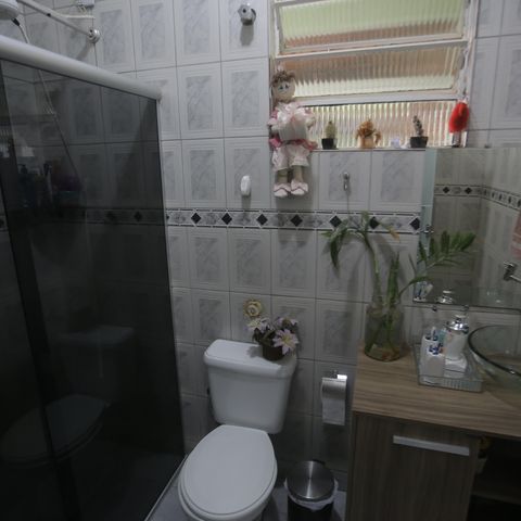 Casa à venda com 180m², 4 quartos e 1 vagaBanheiro