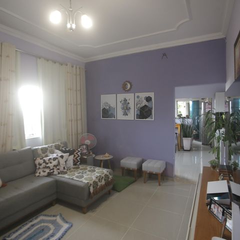 Casa à venda com 180m², 4 quartos e 1 vagaSala