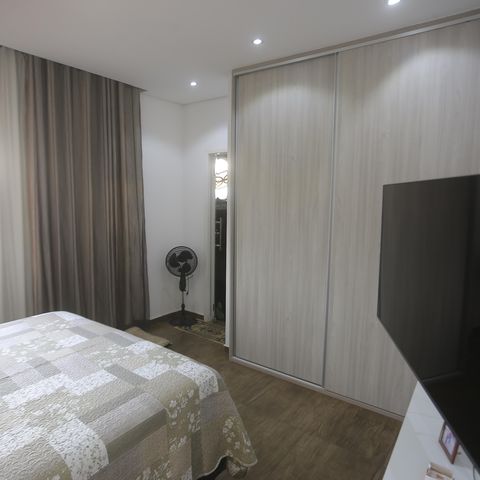 Casa à venda com 180m², 4 quartos e 1 vagaSuite