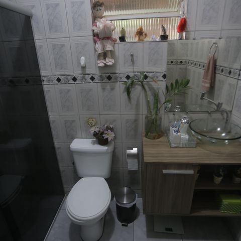 Casa à venda com 180m², 4 quartos e 1 vagaBanheiro