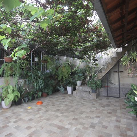Casa à venda com 180m², 4 quartos e 1 vagaArea Comum