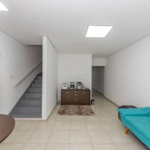 Casa à venda com 213m², 4 quartos e 2 vagas Casa à venda com 213m², 4 quartos e 2 vagasFoto 01
