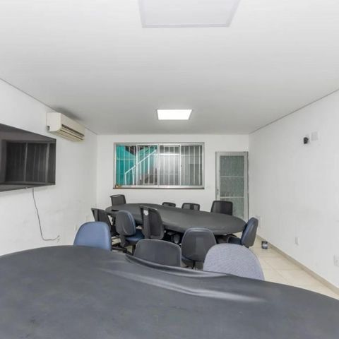 Casa à venda com 213m², 4 quartos e 2 vagas Casa à venda com 213m², 4 quartos e 2 vagasFoto 10