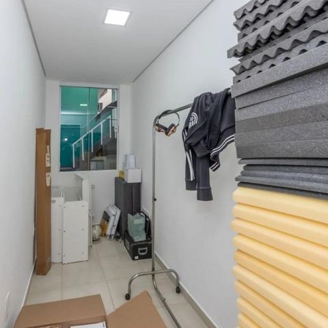 Casa à venda com 213m², 4 quartos e 2 vagas Casa à venda com 213m², 4 quartos e 2 vagasFoto 07