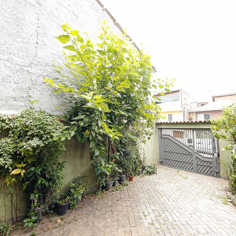 Casa à venda com 125m², 3 quartos e 4 vagas Casa à venda com 125m², 3 quartos e 4 vagasQuintal
