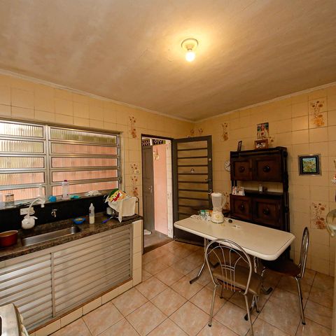 Casa à venda com 125m², 3 quartos e 4 vagas Casa à venda com 125m², 3 quartos e 4 vagasCozinha