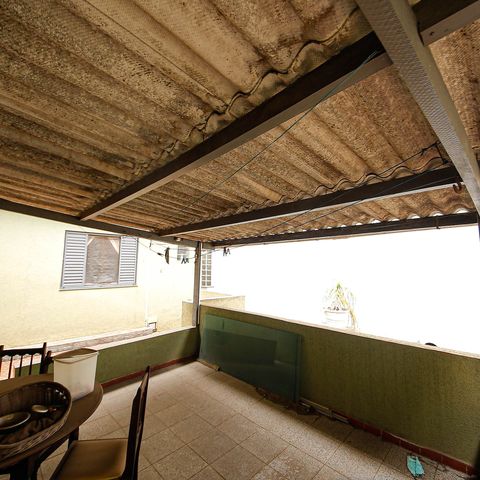 Casa à venda com 125m², 3 quartos e 4 vagas Casa à venda com 125m², 3 quartos e 4 vagasTerraço
