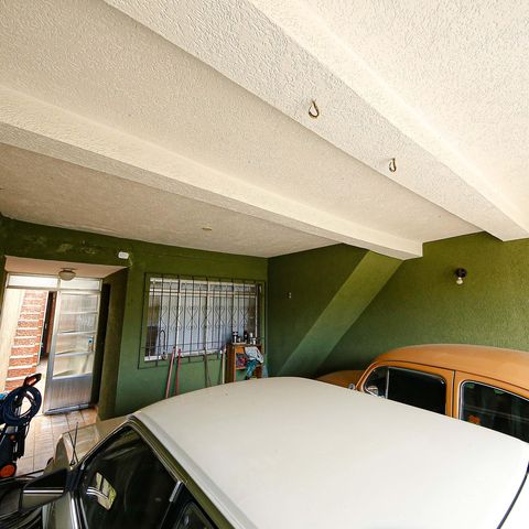 Casa à venda com 125m², 3 quartos e 4 vagas Casa à venda com 125m², 3 quartos e 4 vagasGaragem