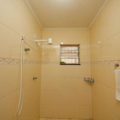 Casa à venda com 125m², 3 quartos e 4 vagas Casa à venda com 125m², 3 quartos e 4 vagasBanheiro Social