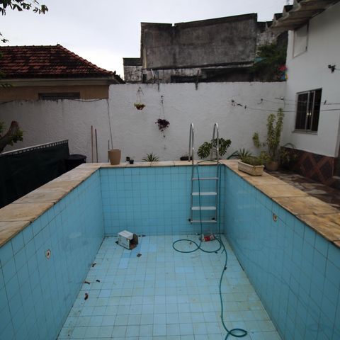 Casa à venda com 130m², 4 quartos e 1 vagaPiscina