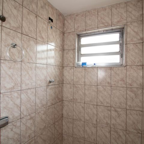 Casa para alugar com 183m², 2 quartos e 2 vagasBanheiro