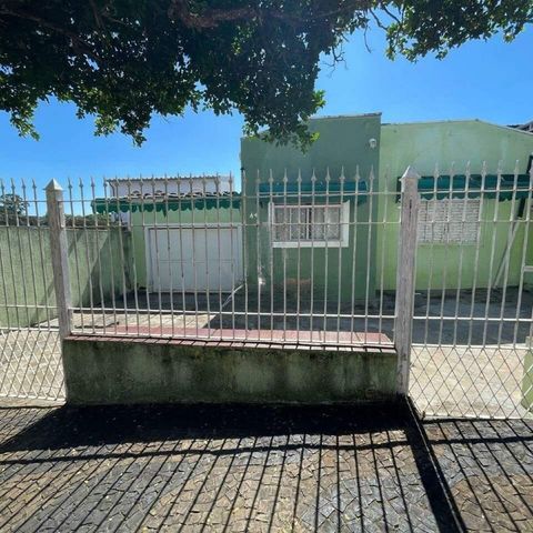 Casa à venda com 107m², 4 quartos e sem vaga