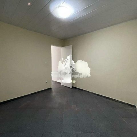 Casa à venda com 107m², 4 quartos e sem vaga