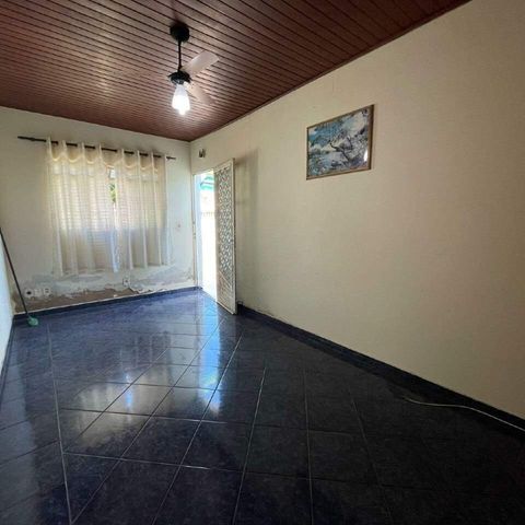 Casa à venda com 107m², 4 quartos e sem vaga