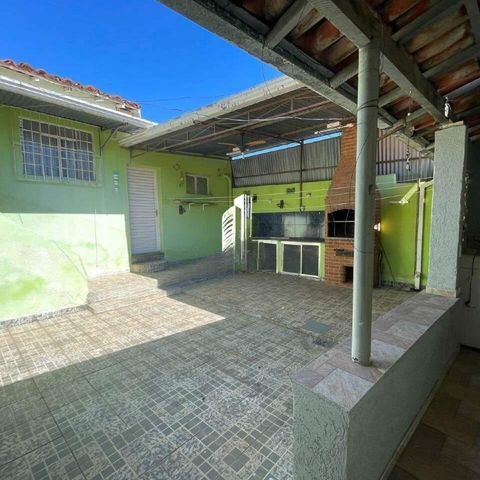 Casa à venda com 107m², 4 quartos e sem vaga