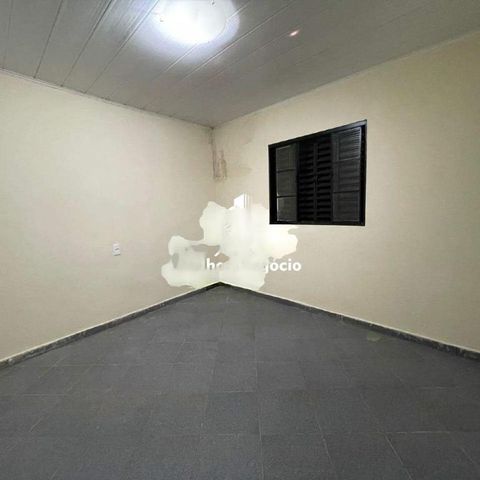 Casa à venda com 107m², 4 quartos e sem vaga
