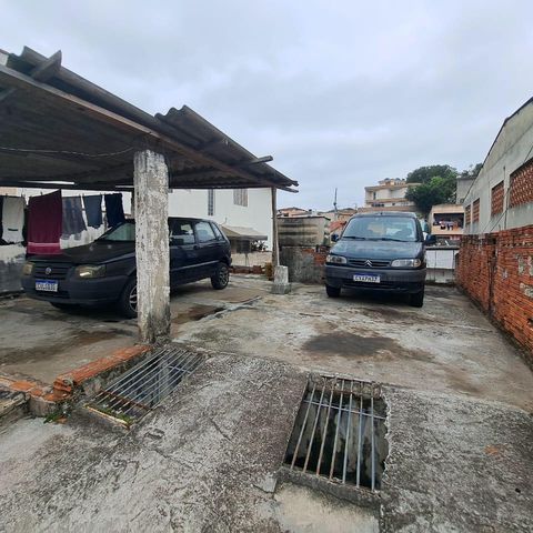 Casa à venda com 125m², 2 quartos e 4 vagas Casa à venda com 125m², 2 quartos e 4 vagasGaragem