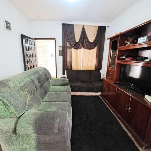 Casa à venda com 125m², 2 quartos e 4 vagas Casa à venda com 125m², 2 quartos e 4 vagasSala