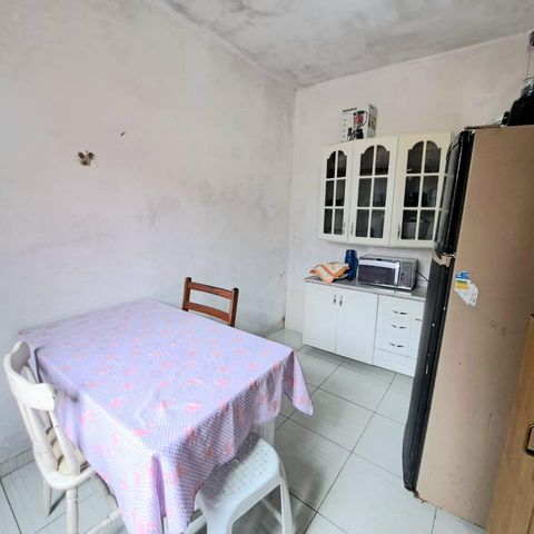 Casa à venda com 125m², 2 quartos e 4 vagas Casa à venda com 125m², 2 quartos e 4 vagasCozinha 2